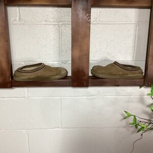 UGG Slippers | Women | Size 8